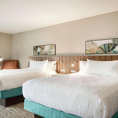 Hilton Garden Inn Dubuque Downtown מראה חיצוני תמונה