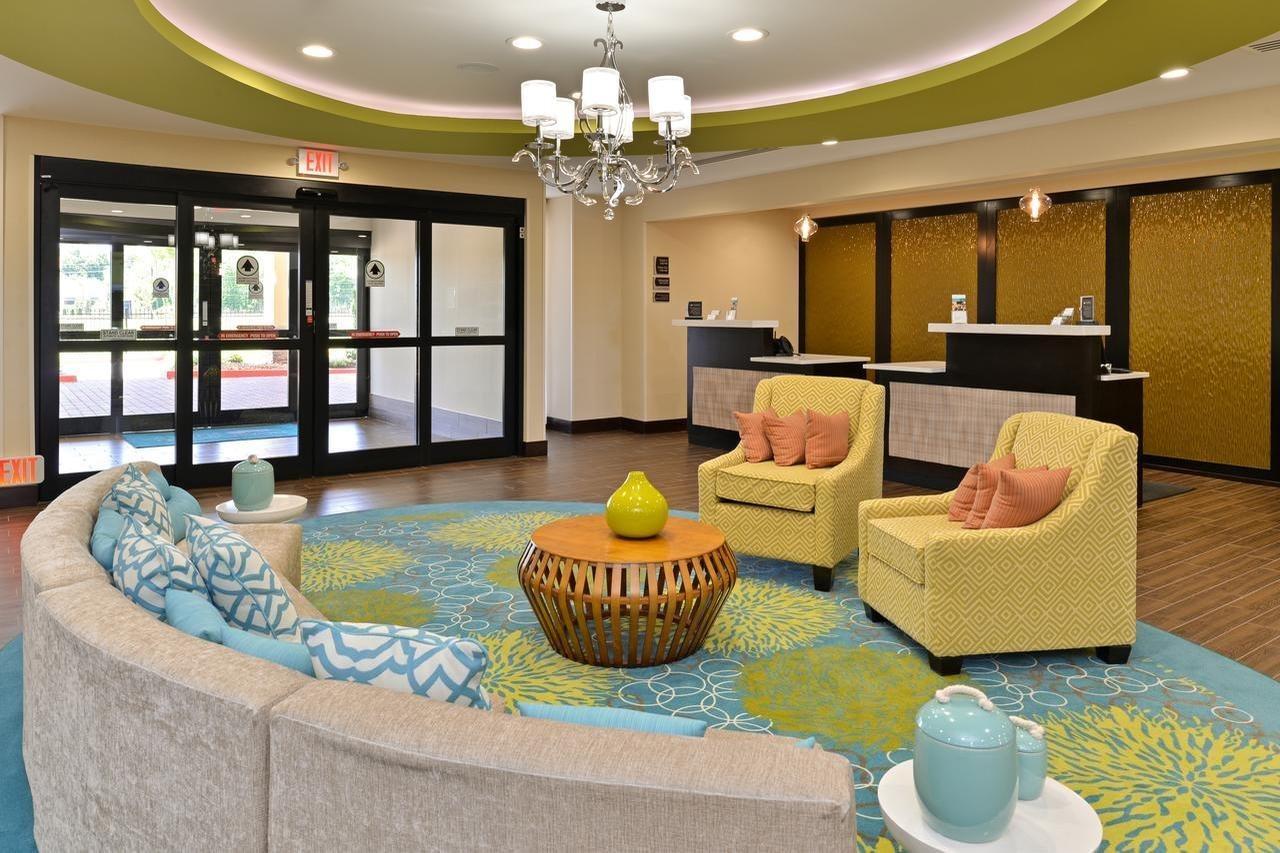 Hilton Garden Inn Dubuque Downtown מראה חיצוני תמונה