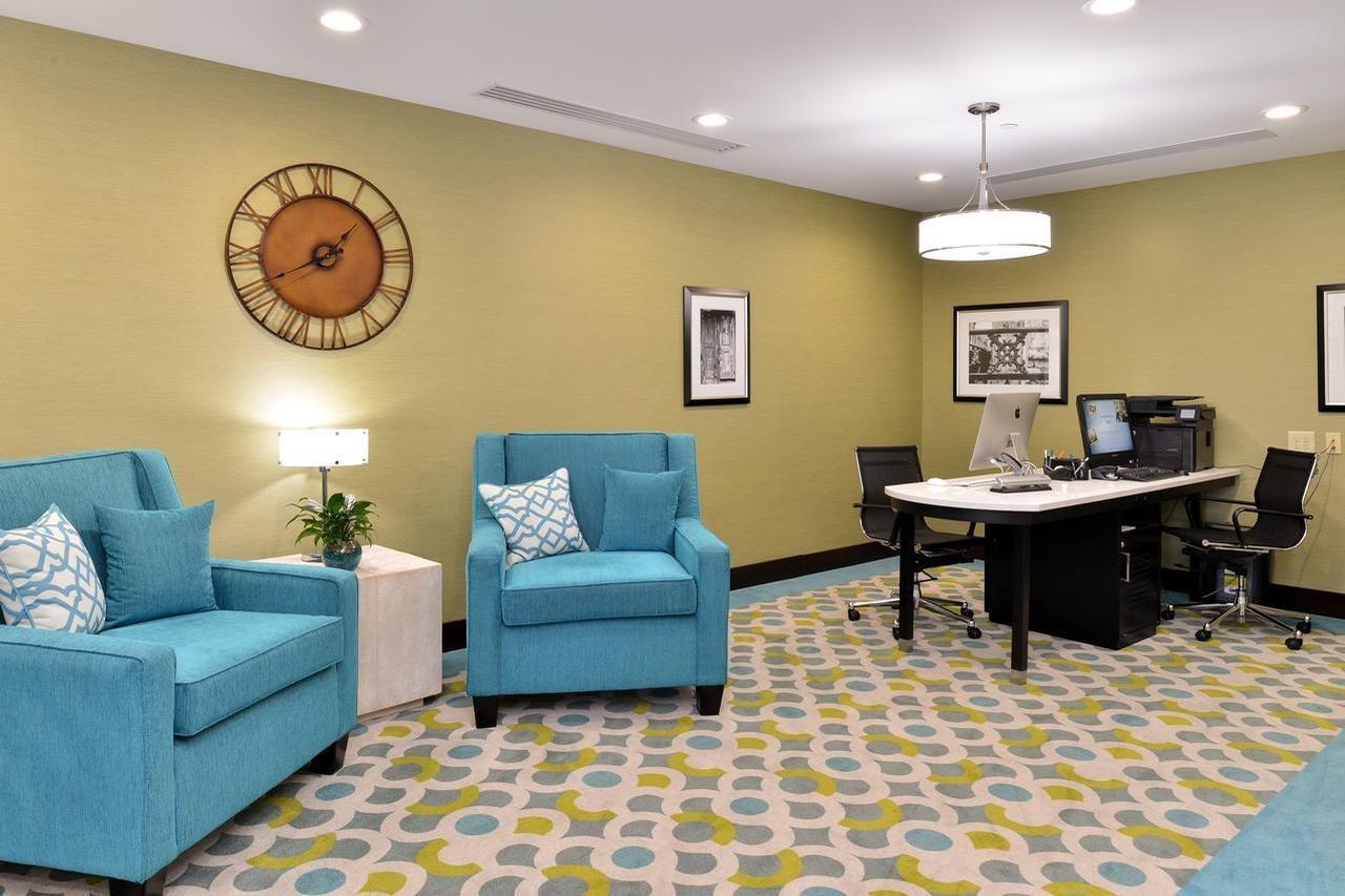 Hilton Garden Inn Dubuque Downtown מראה חיצוני תמונה