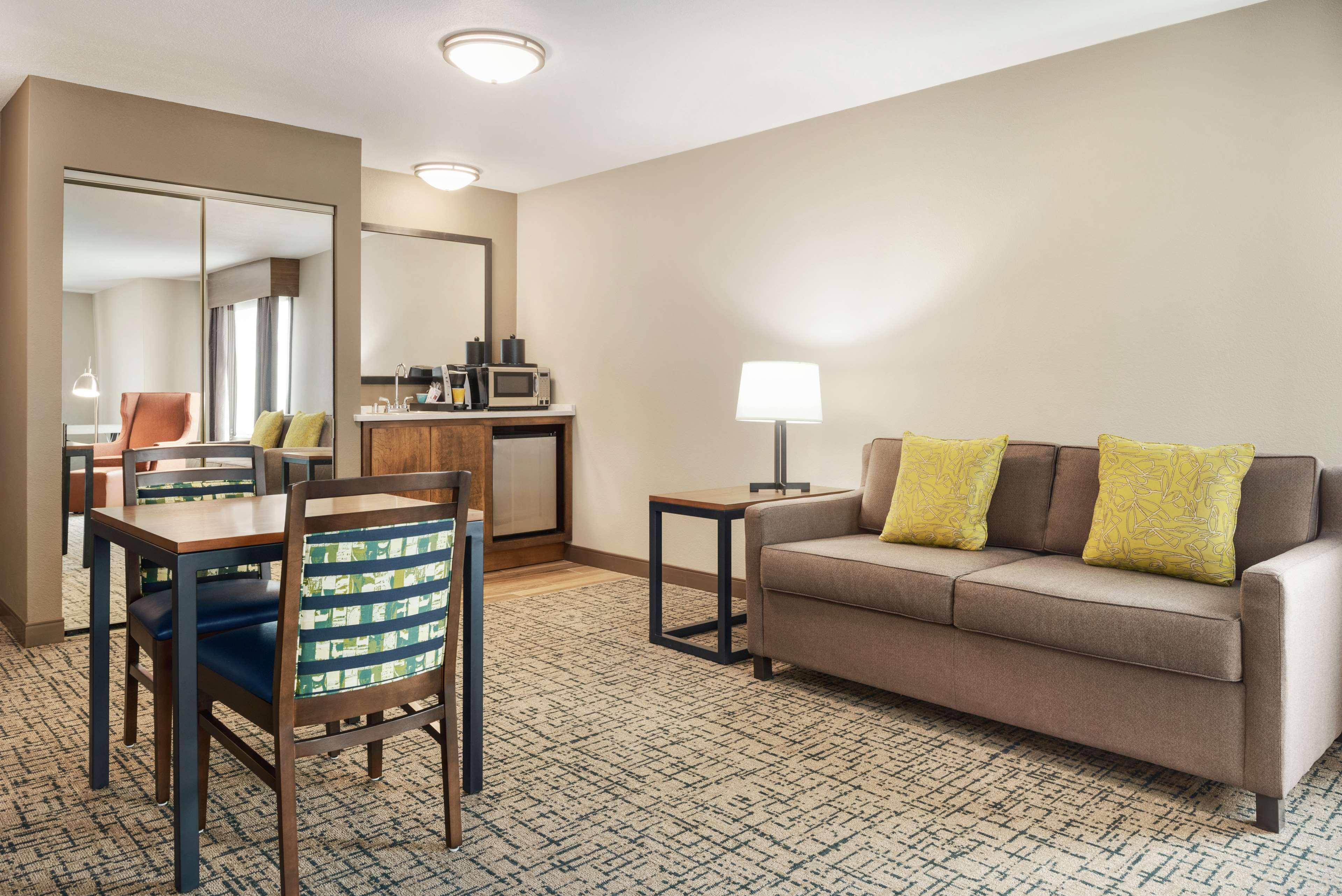 Hilton Garden Inn Dubuque Downtown מראה חיצוני תמונה
