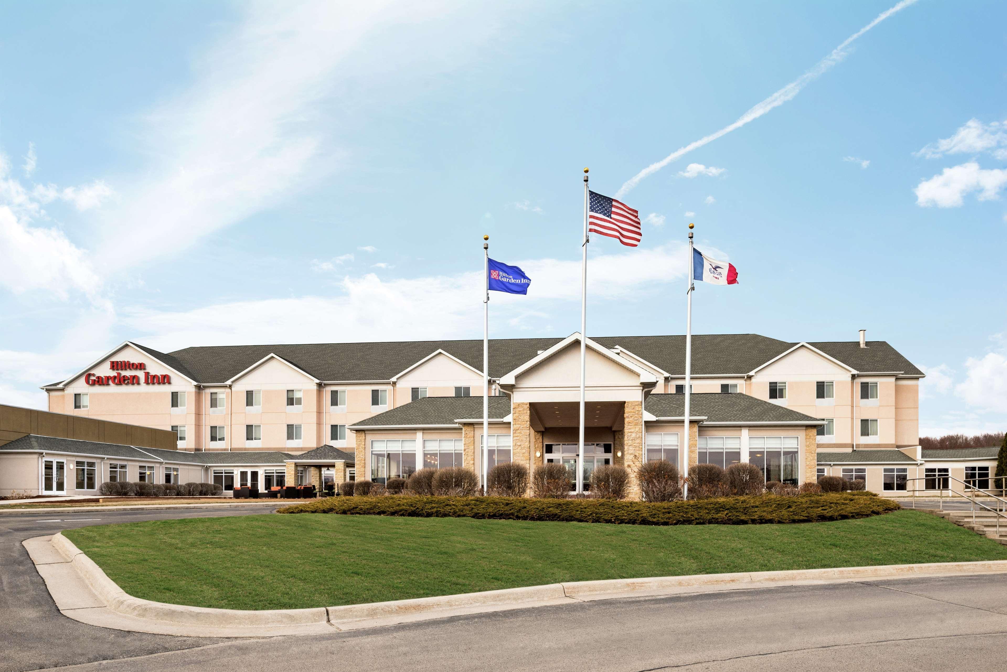 Hilton Garden Inn Dubuque Downtown מראה חיצוני תמונה