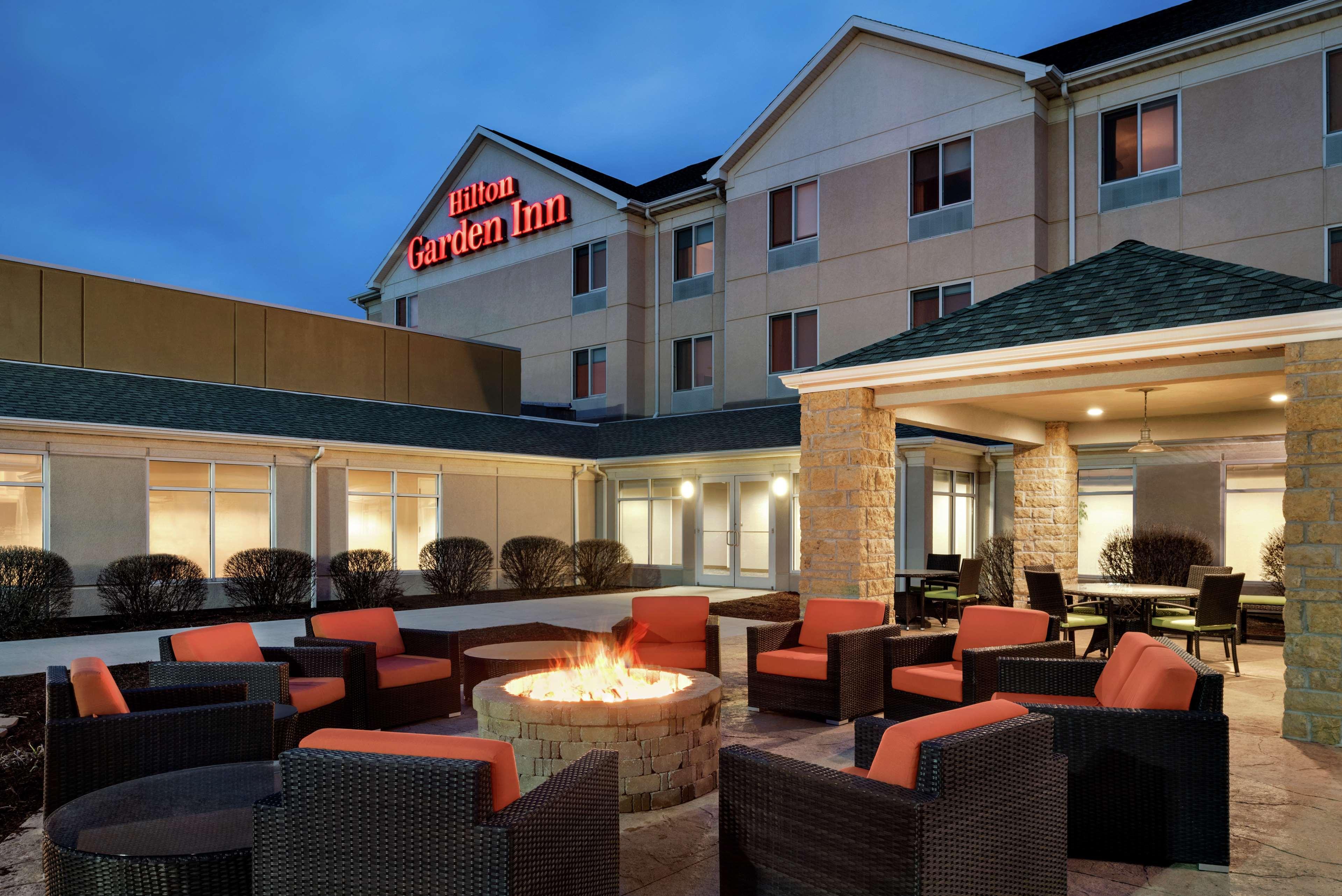 Hilton Garden Inn Dubuque Downtown מראה חיצוני תמונה
