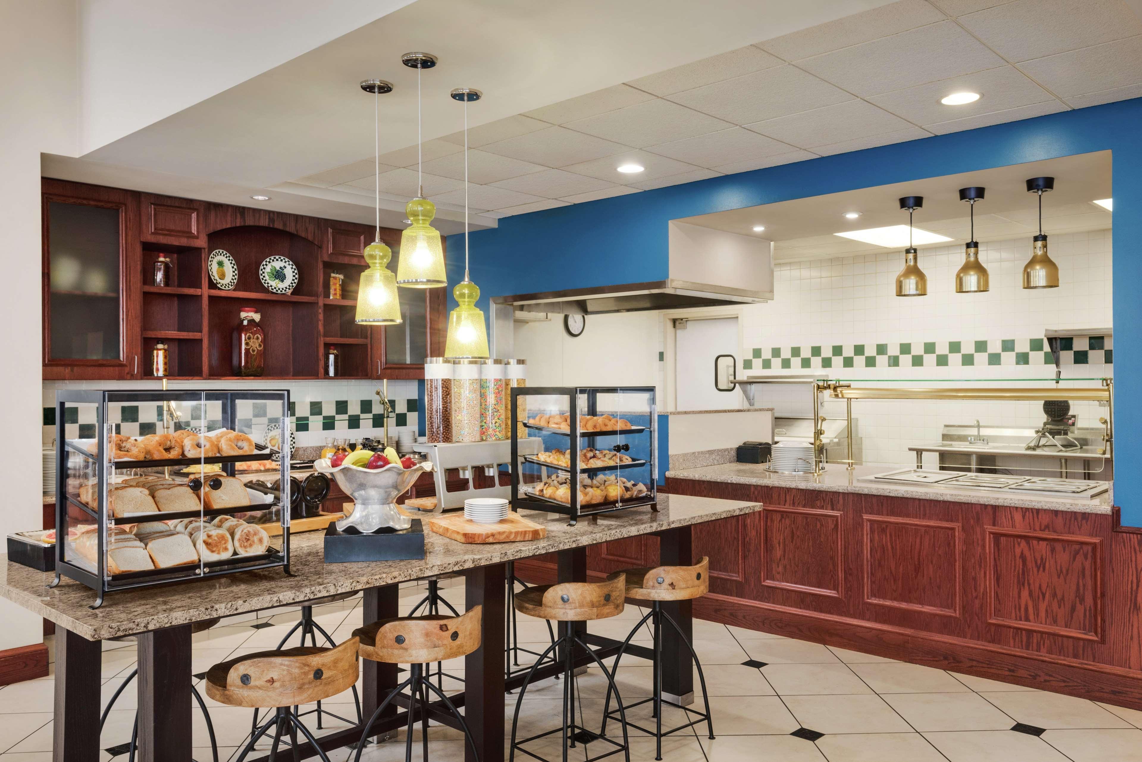 Hilton Garden Inn Dubuque Downtown מראה חיצוני תמונה